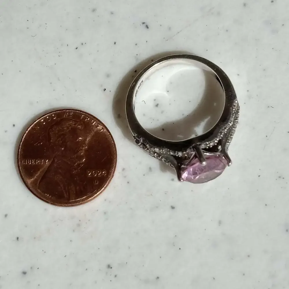Sterling Silver 925 Pink Stone Ring Split Shank Sz 7.5 - Pre-owned Good